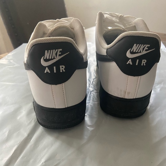 Men’s Nike Air Force Ones 11.5 - Picture 3 of 3